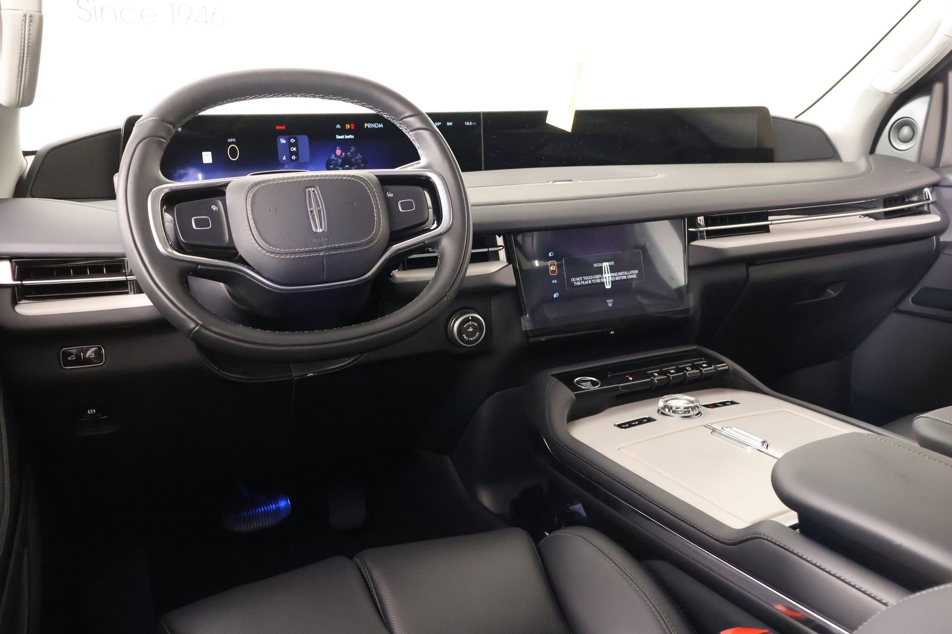 New 2026 Lincoln Navigator Premiere AWD/4WD image 2