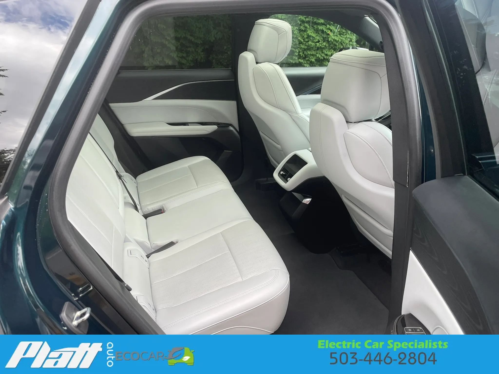 Used 2024 Cadillac Lyriq Luxury AWD/4WD image 45