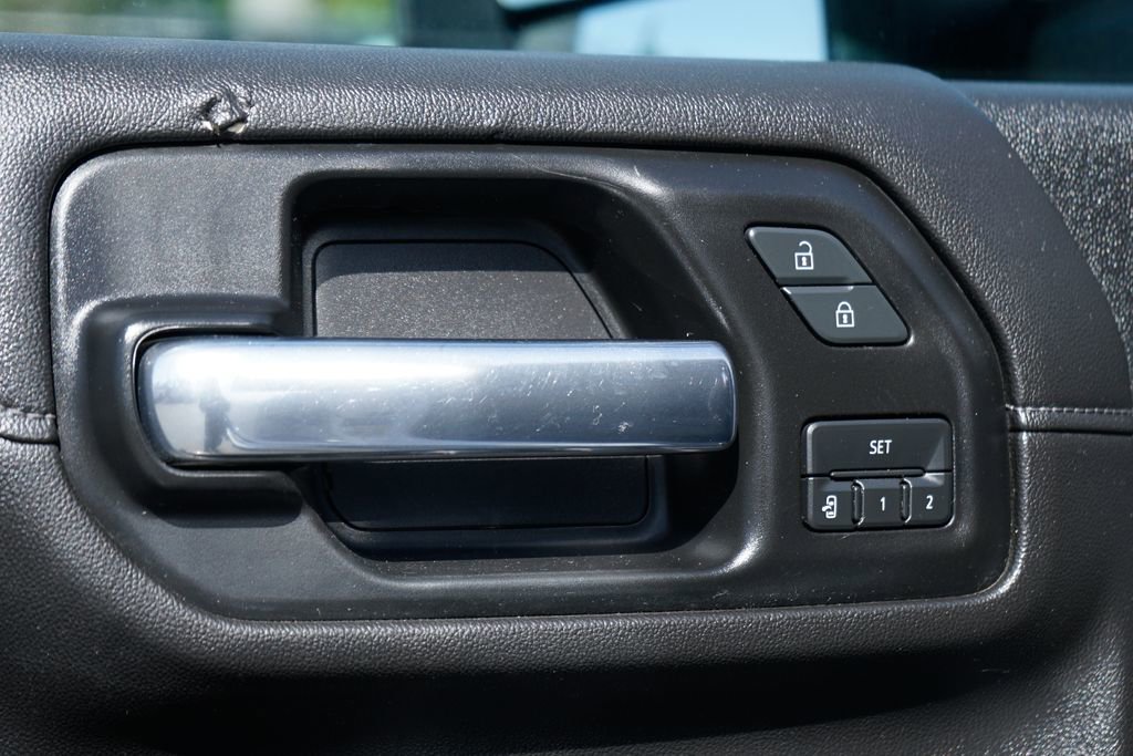 Used 2020 Chevrolet Silverado 3500 LTZ w/ LTZ Plus Package AWD/4WD image 18