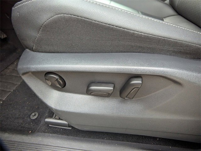 Used 2020 Volkswagen Tiguan SE w/ Panoramic Sunroof Package image 18