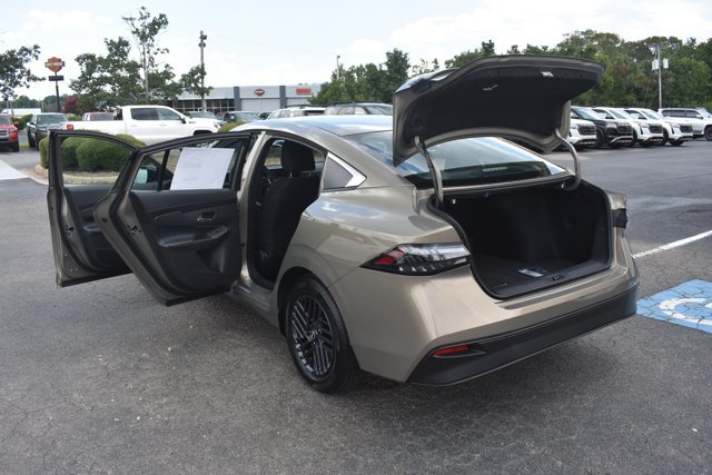 New 2026 Nissan Sentra SV w/ Floor Mat Package FWD image 15