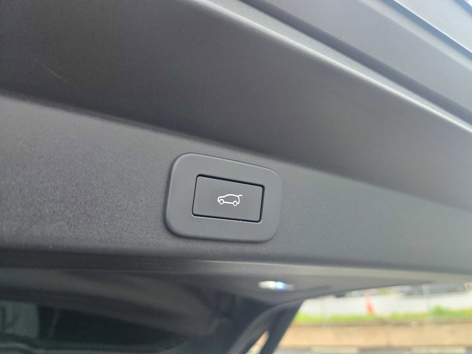 Used 2024 Land Rover Range Rover Sport image 19