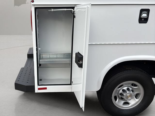 New 2025 Chevrolet Express 3500 w/ Power Convenience Package RWD image 23