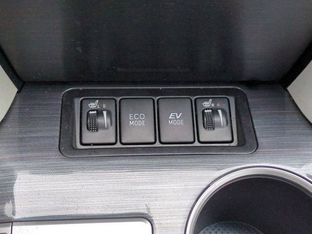 Used 2014 Toyota Camry XLE w/ Leather Package FWD image 14