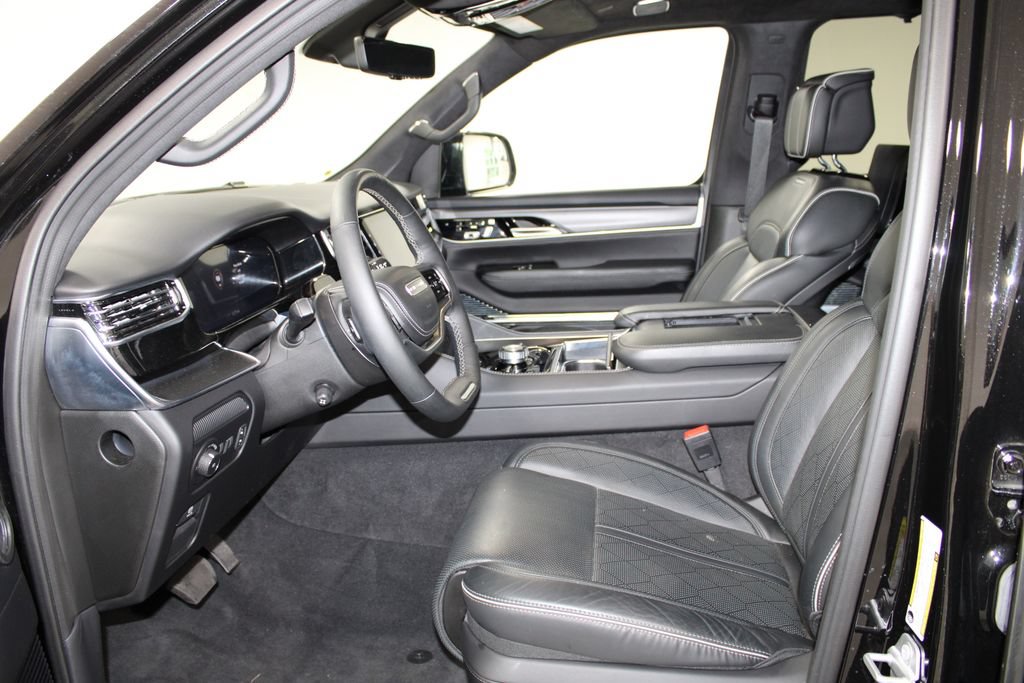 Used 2025 Jeep Grand Wagoneer Series II Obsidian w/ Quick Order Packagew 28T AWD/4WD image 19