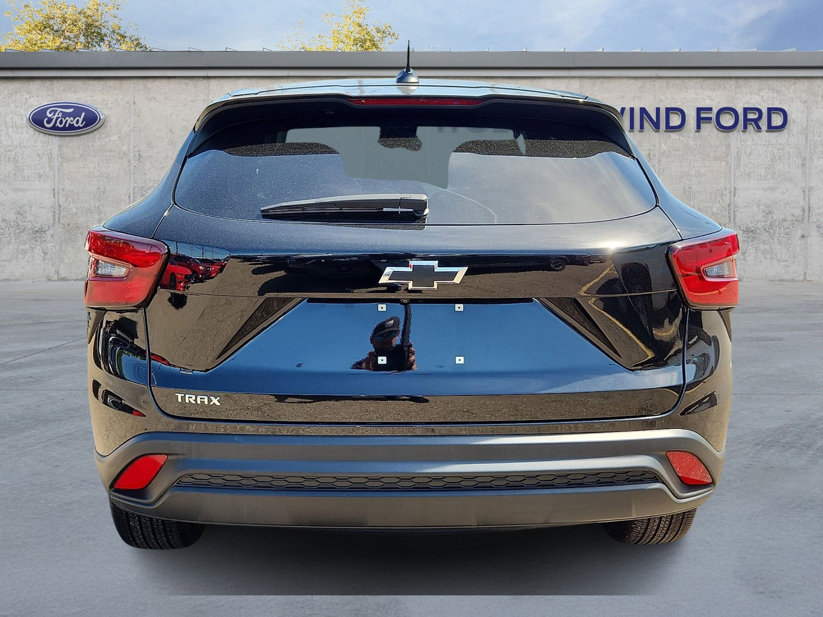 Used 2025 Chevrolet Trax LS w/ LS Convenience Package FWD image 5