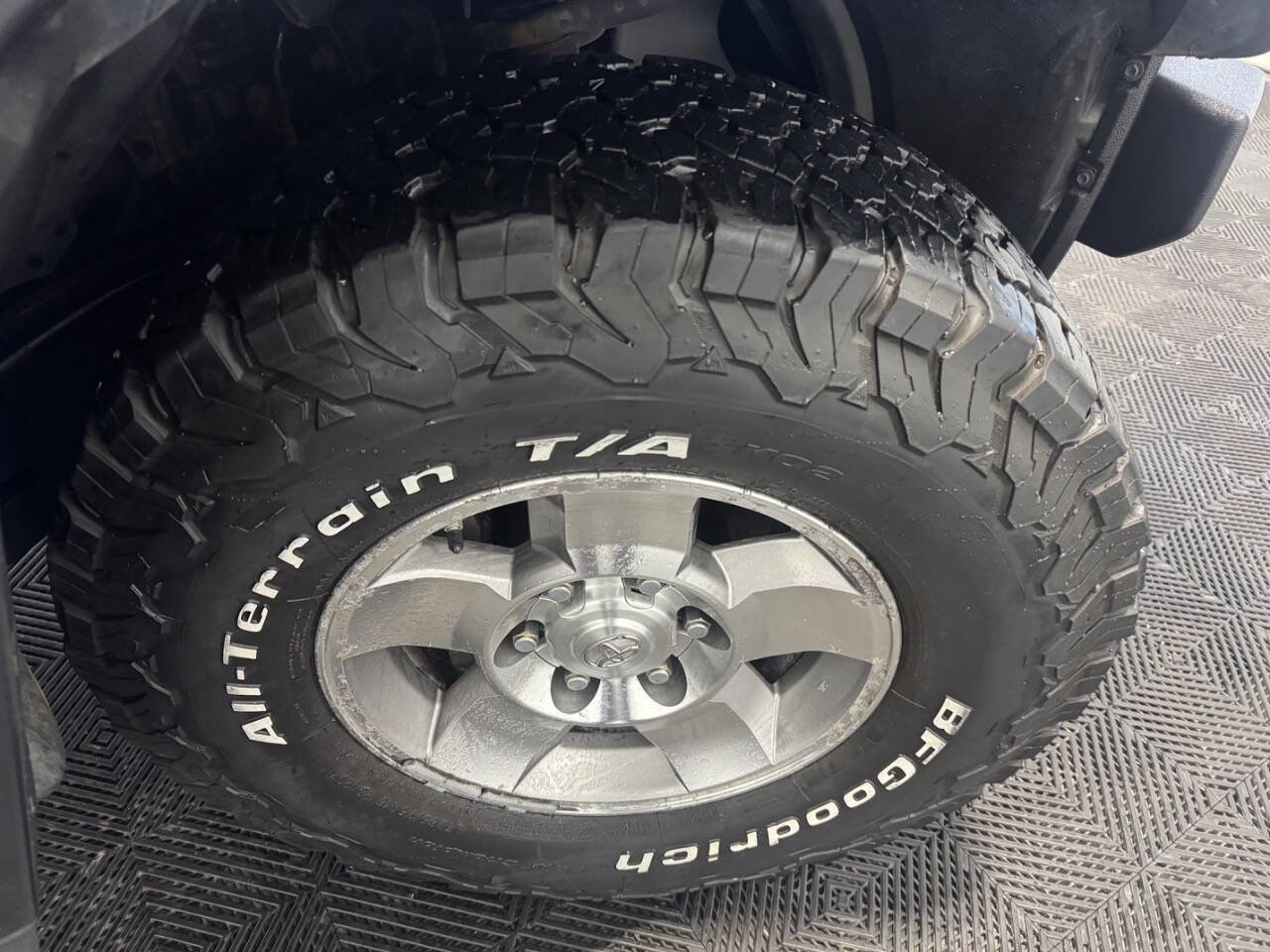 Used 2008 Toyota FJ Cruiser 4WD image 37