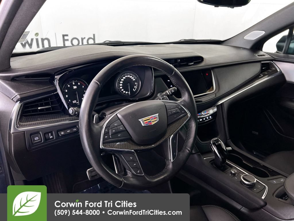 Used 2023 Cadillac XT5 Sportv w/ Technology Package AWD/4WD image 3