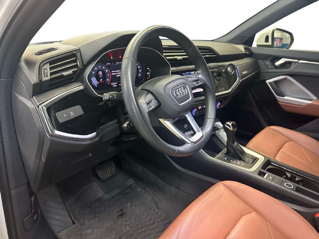 Used 2023 Audi Q3 2.0T Premium w/ Convenience Package AWD/4WD image 15