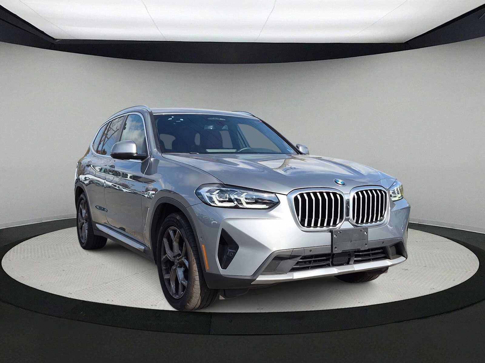 Used 2024 BMW X3 xDrive30i w/ Premium Package AWD/4WD image 2