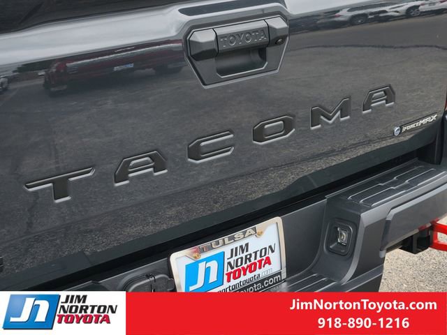 Used 2025 Toyota Tacoma TRD Off-Road image 12