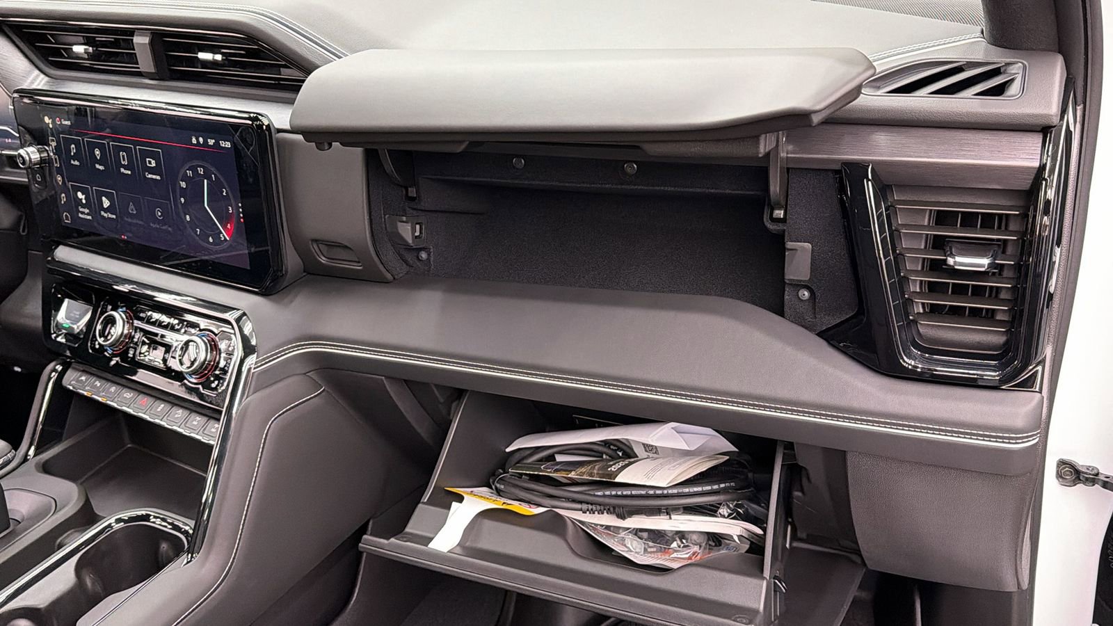 Used 2025 GMC Sierra 1500 AT4X image 40