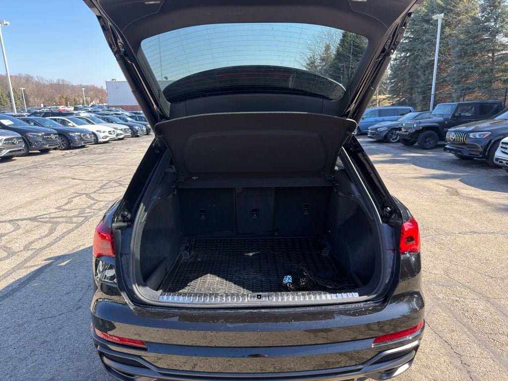 Used 2022 Audi Q3 2.0T Premium Plus image 34