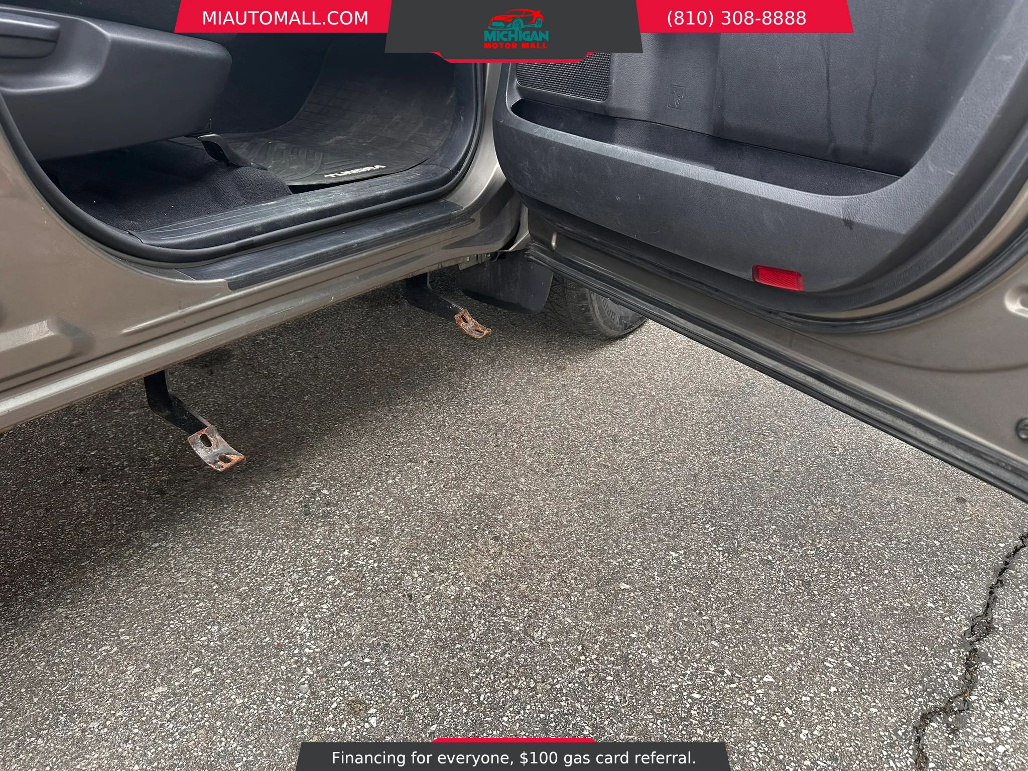 Used 2013 Toyota Tundra 4x4 CrewMax w/ Tow Pkg image 27