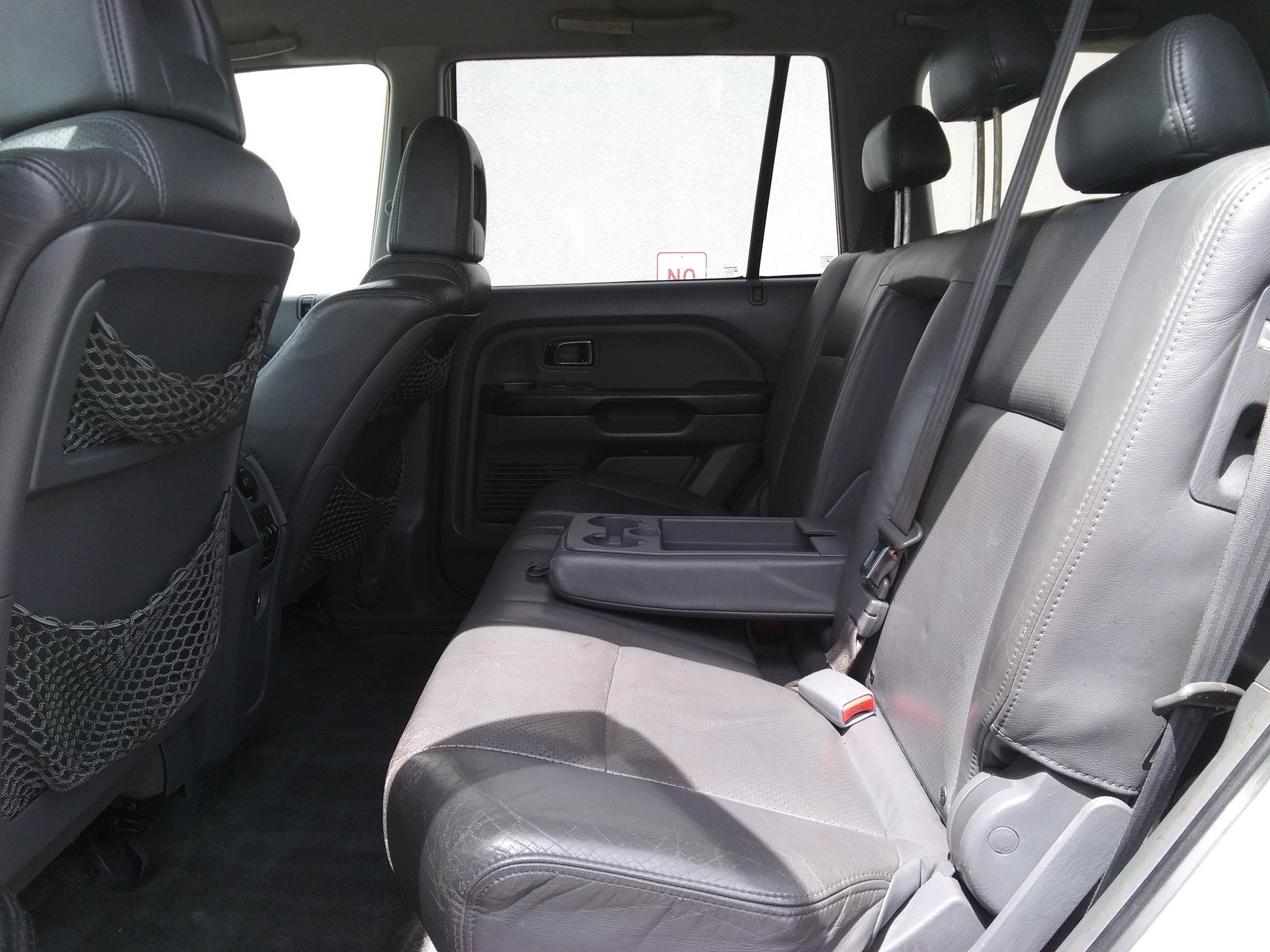 Used 2004 Honda Pilot EX image 10