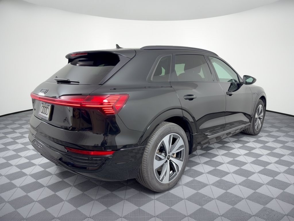 Used 2024 Audi Q8 e-tron Premium Plus AWD/4WD image 9
