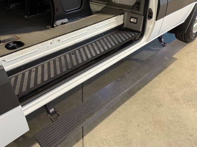 Used 2017 Mercedes-Benz Sprinter 2500 image 19
