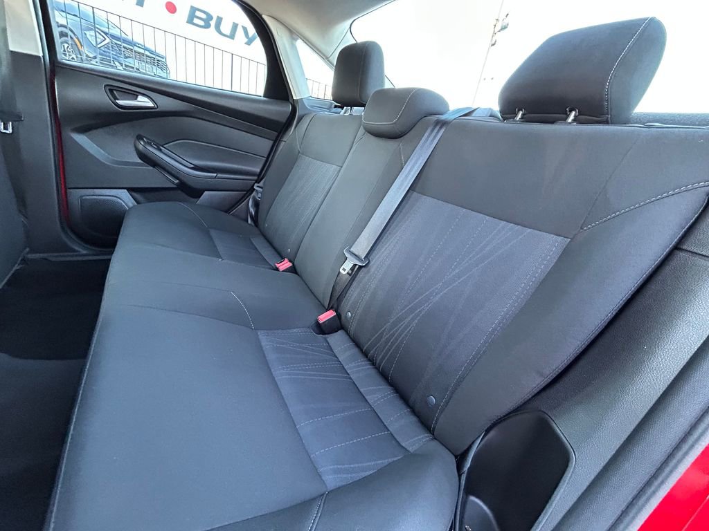 Used 2015 Ford Focus SE image 18