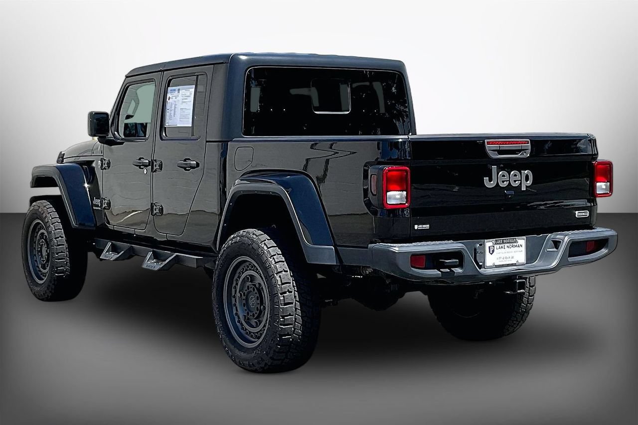 Used 2023 Jeep Gladiator Overland AWD/4WD image 6