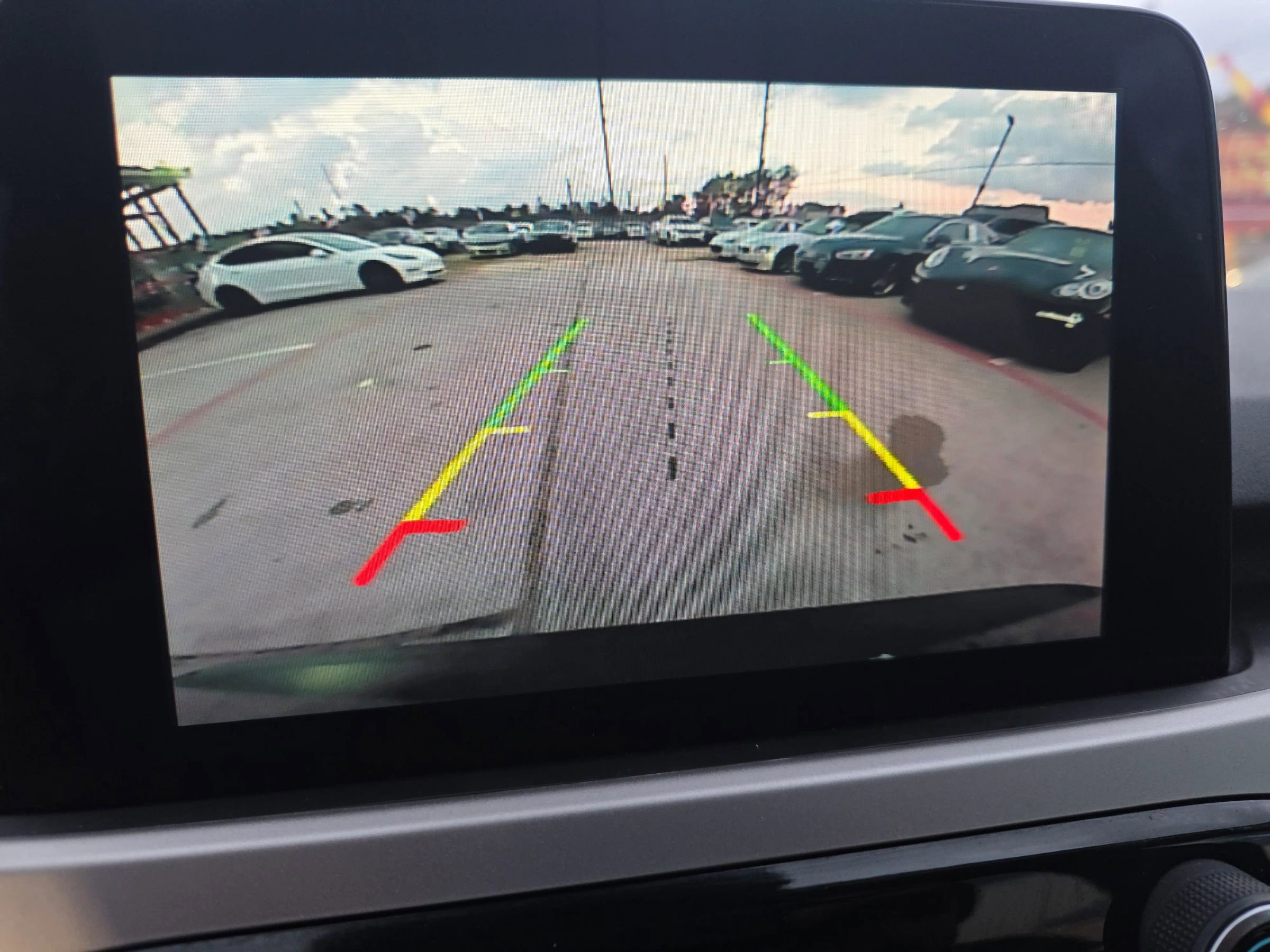 Used 2020 Ford Escape SE image 25