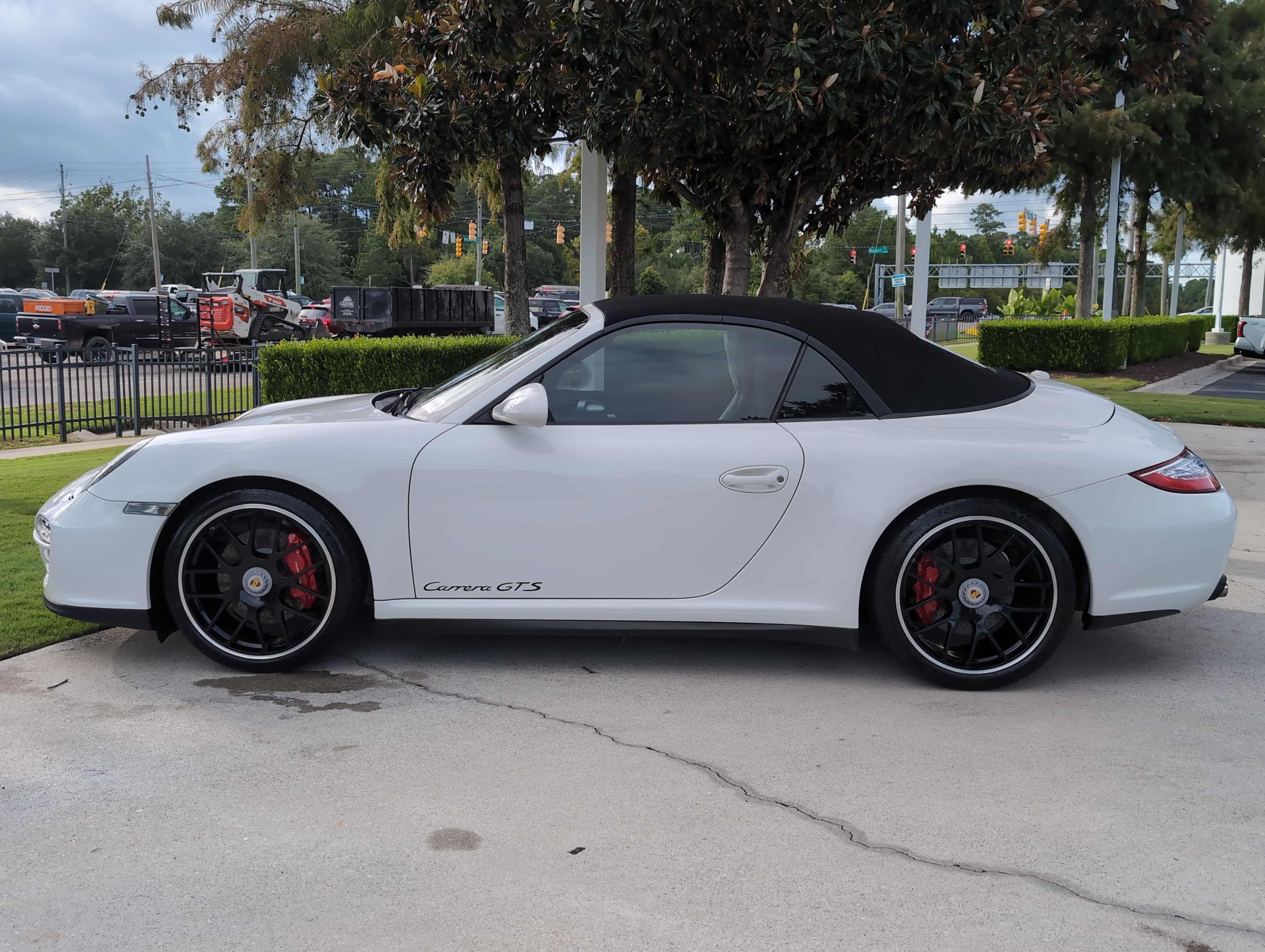 Used 2011 Porsche 911 Carrera GTS RWD image 7