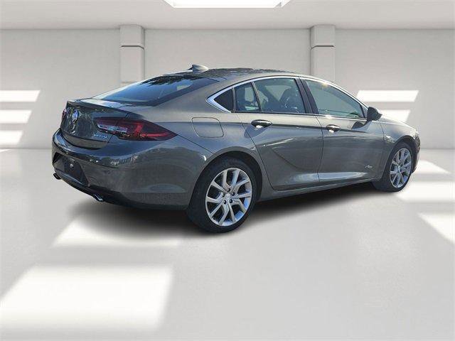 Used 2019 Buick Regal Avenir w/ Driver Confidence Package II image 5