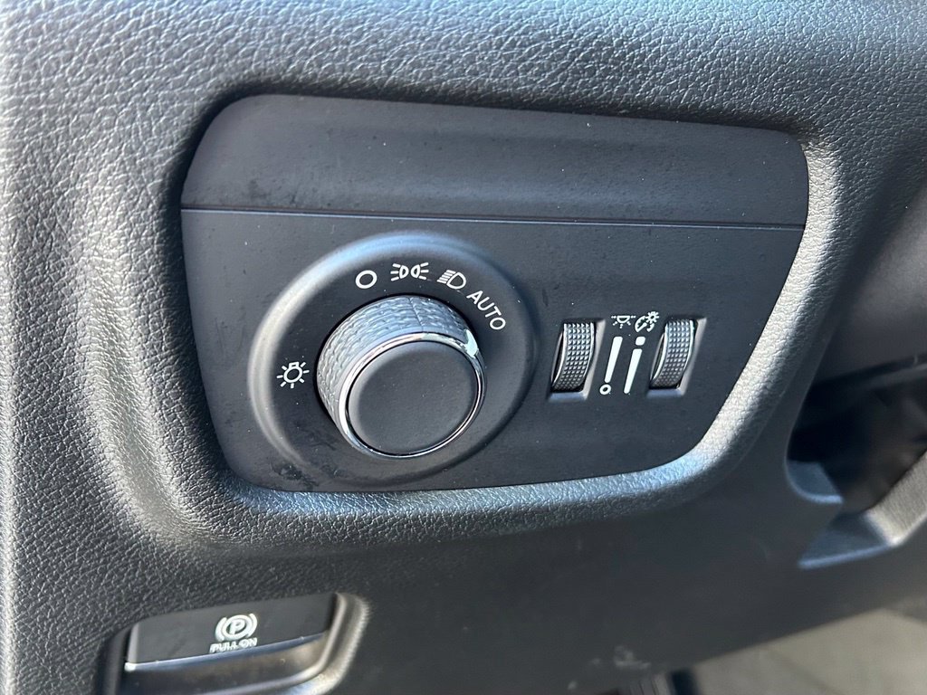 Certified 2025 Jeep Grand Cherokee L Altitude RWD image 22