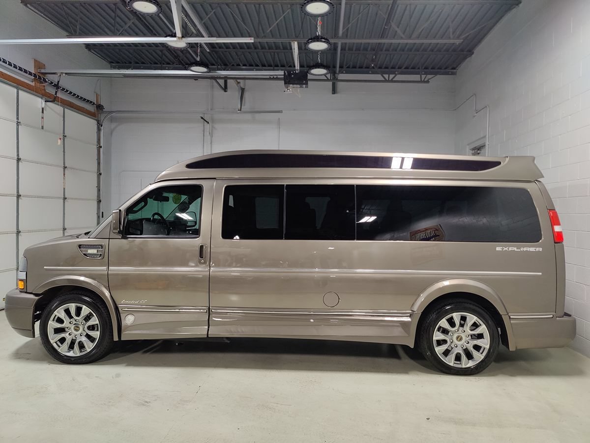 Used 2022 Chevrolet Express 2500 Extended w/ Enhanced Convenience Package RWD image 25