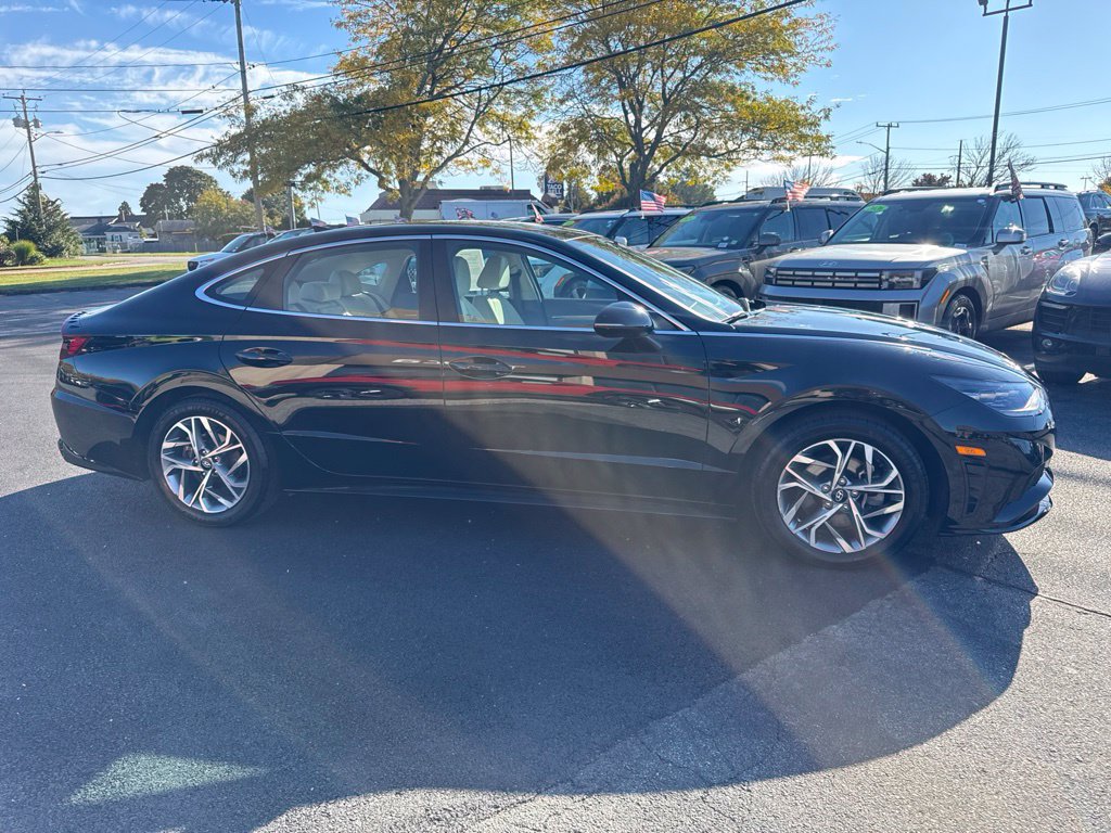 Used 2023 Hyundai Sonata SEL w/ Cargo Package FWD image 4