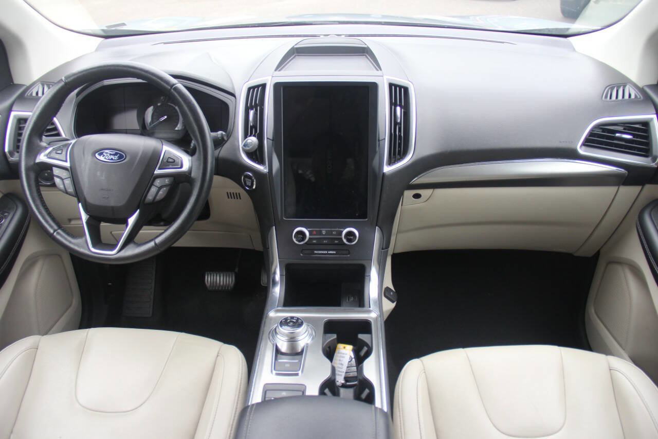 Certified 2022 Ford Edge Titanium image 17