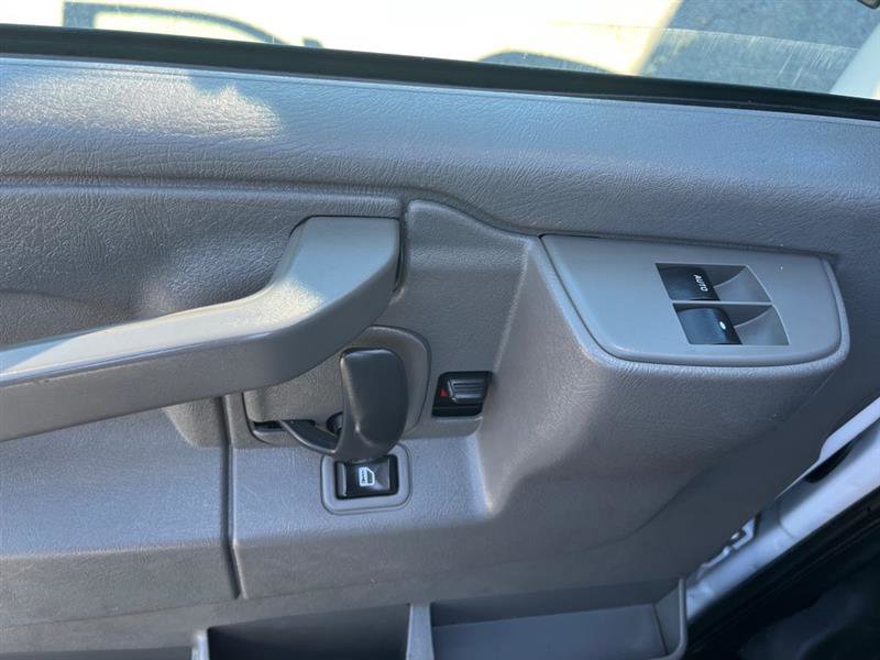 Used 2017 GMC Savana 2500 image 10