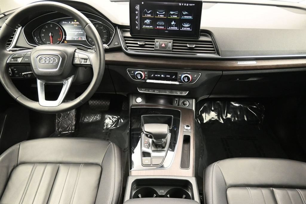 Used 2023 Audi Q5 2.0T Premium w/ Convenience Package AWD/4WD image 26