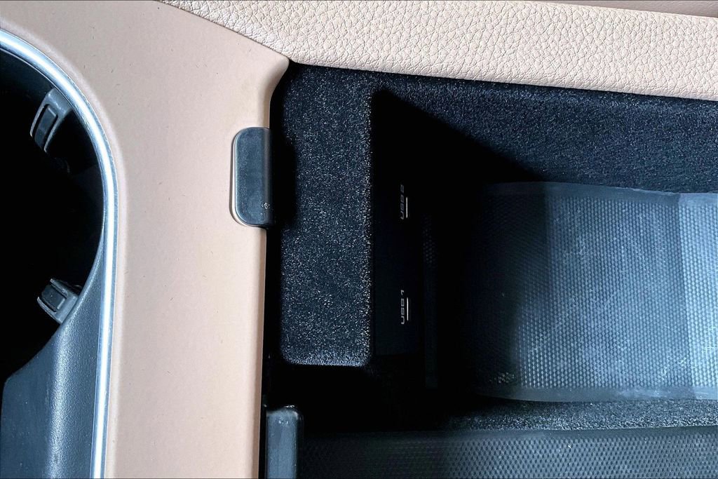 Used 2023 Porsche Cayenne S Platinum image 12