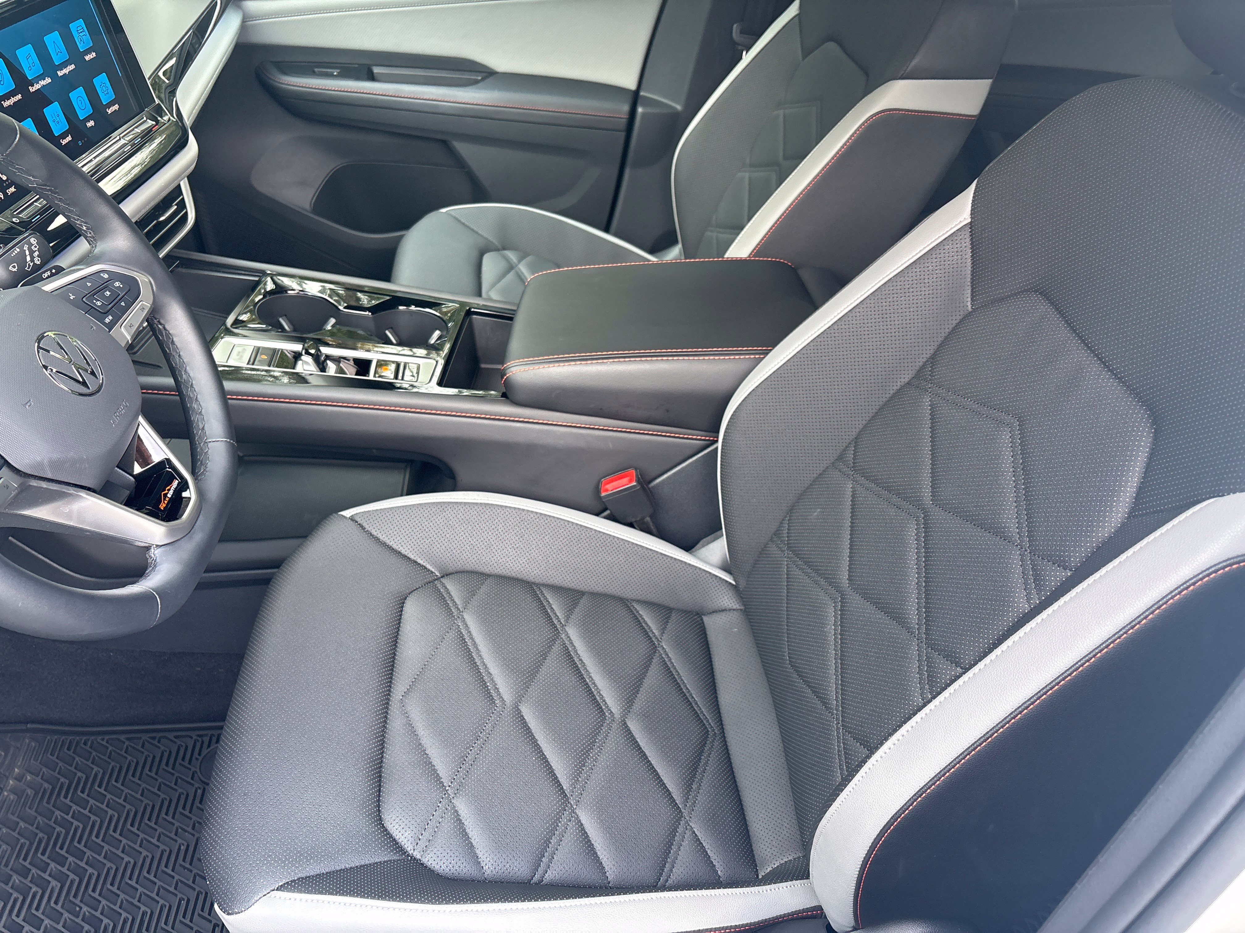 Used 2025 Volkswagen Atlas Peak Edition SE AWD/4WD image 20