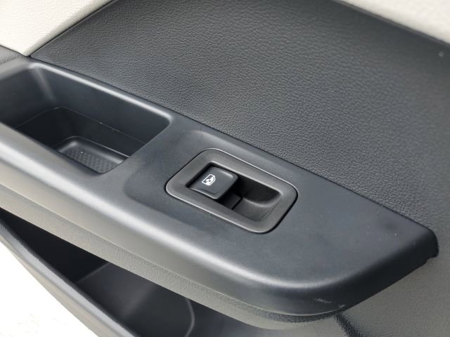 Certified 2025 Volkswagen Taos SE w/ Panoramic Sunroof Package image 14