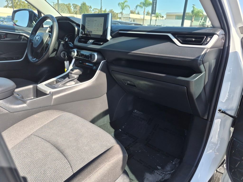 Used 2025 Toyota RAV4 LE image 30