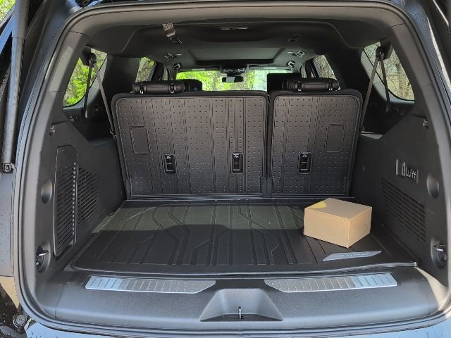 New 2026 Chevrolet Suburban RST w/ RST Capability Package image 12