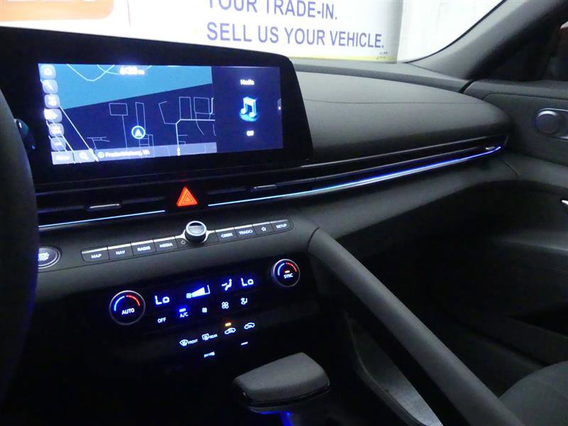Used 2024 Hyundai Elantra SEL image 10