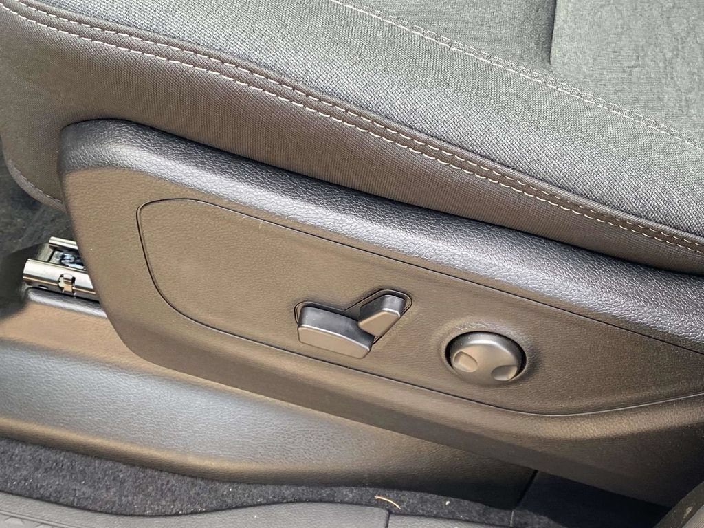 New 2026 RAM 1500 Big Horn AWD/4WD image 15