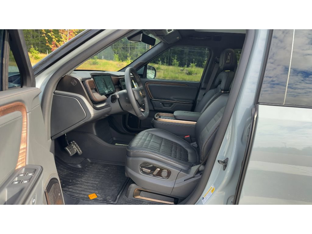 Used 2025 Rivian R1T Premium Tri AWD/4WD image 5