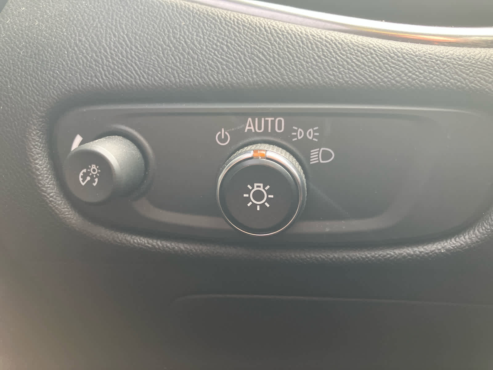 Used 2021 Chevrolet Malibu LT FWD image 14