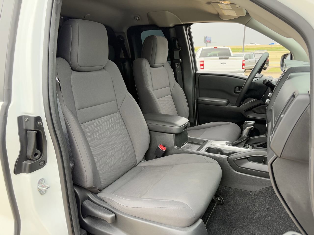 Used 2024 Nissan Frontier S image 28