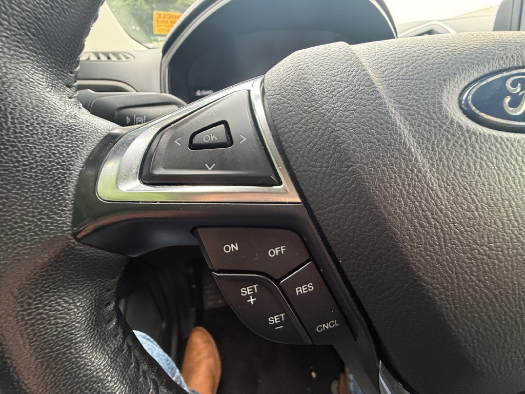 Used 2024 Ford Edge SEL AWD/4WD image 16