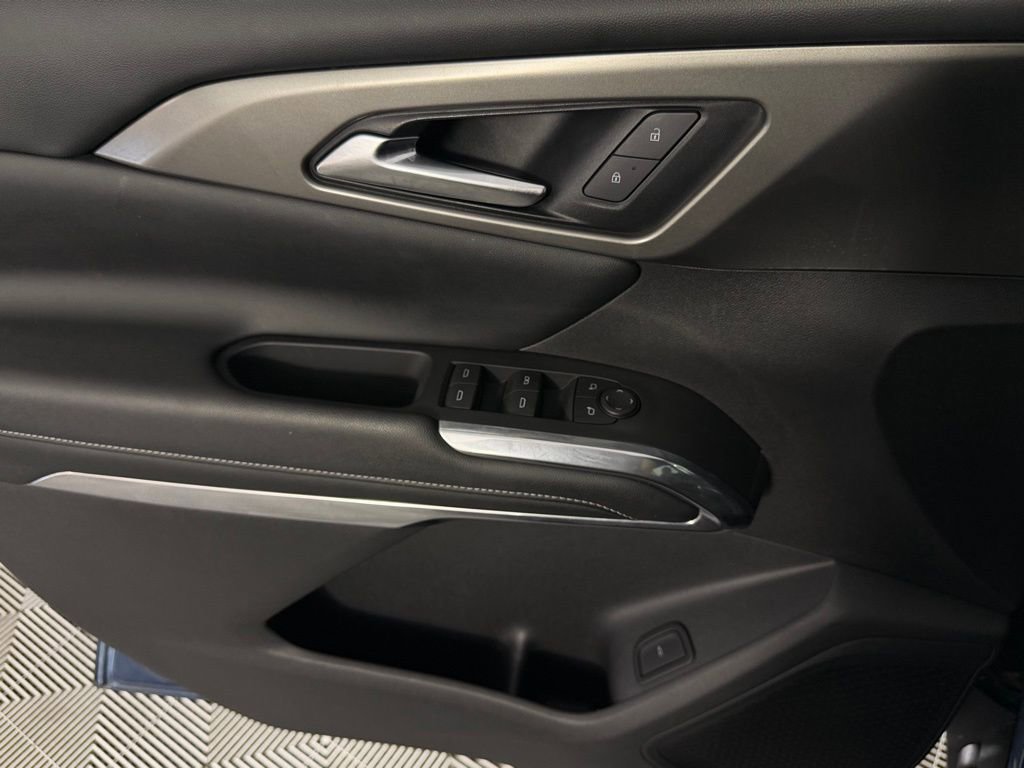 Used 2024 Chevrolet Traverse LT image 21