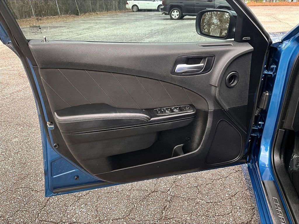 Used 2023 Dodge Charger R/T w/ Harman/Kardon Audio Group image 14