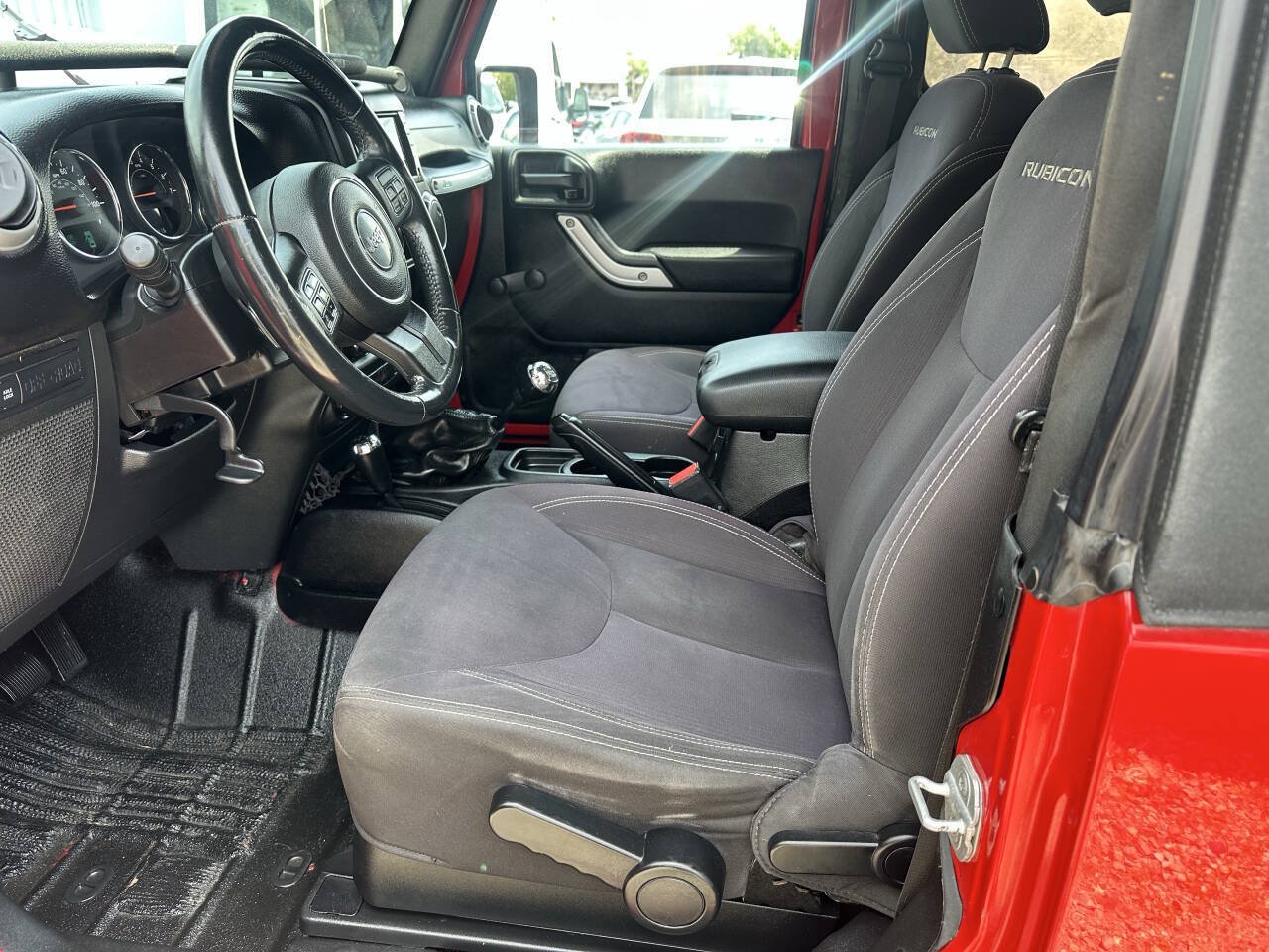 Used 2013 Jeep Wrangler Rubicon w/ Connectivity Group AWD/4WD image 10