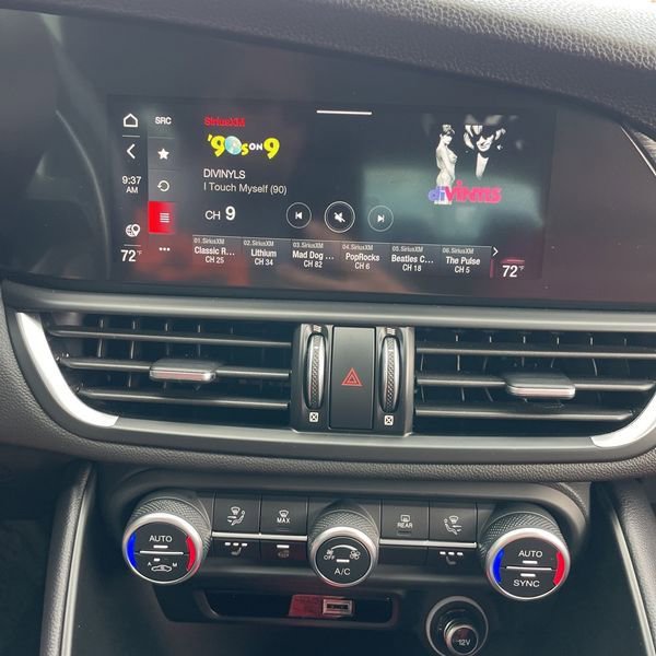 Used 2024 Alfa Romeo Giulia Sprint image 18