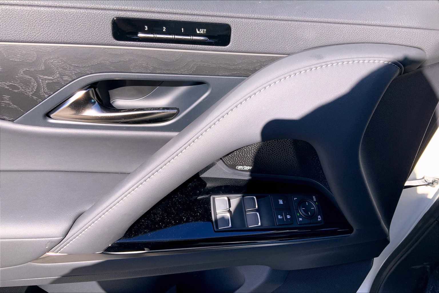 New 2025 Lexus LX 600 4WD w/ Luxury Package image 20