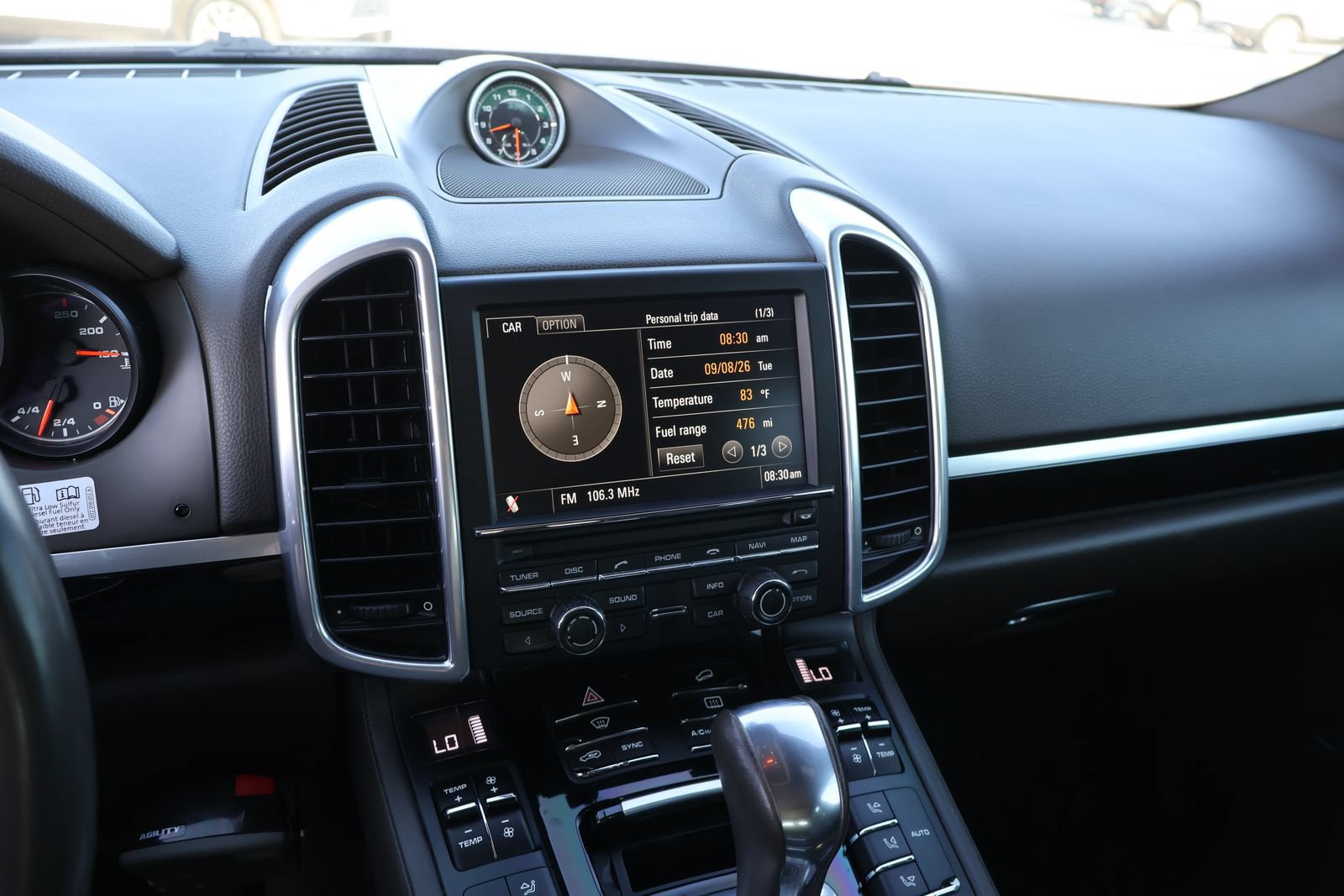Used 2015 Porsche Cayenne Diesel AWD/4WD image 20