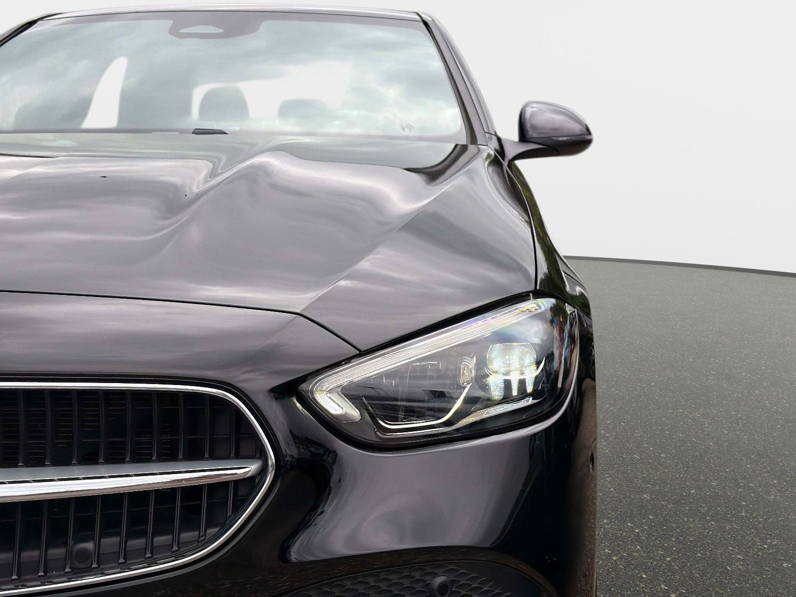 Used 2025 Mercedes-Benz C 300 Sedan image 9